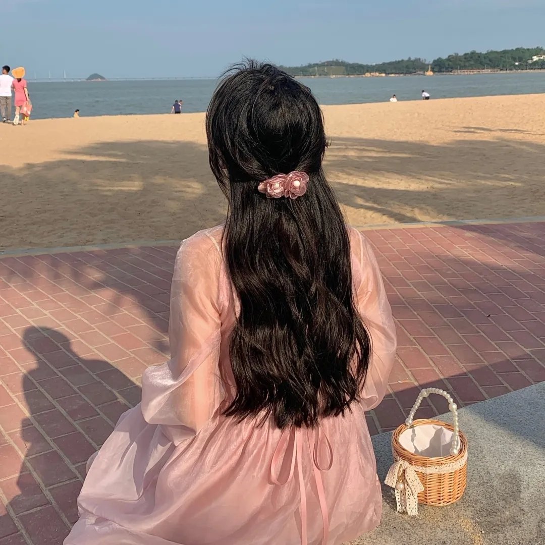 《爱你是很痛的》海报